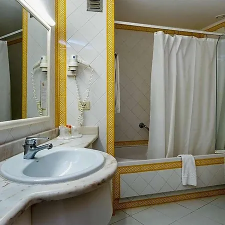 Apartmanhotel Tropical Sol 4*